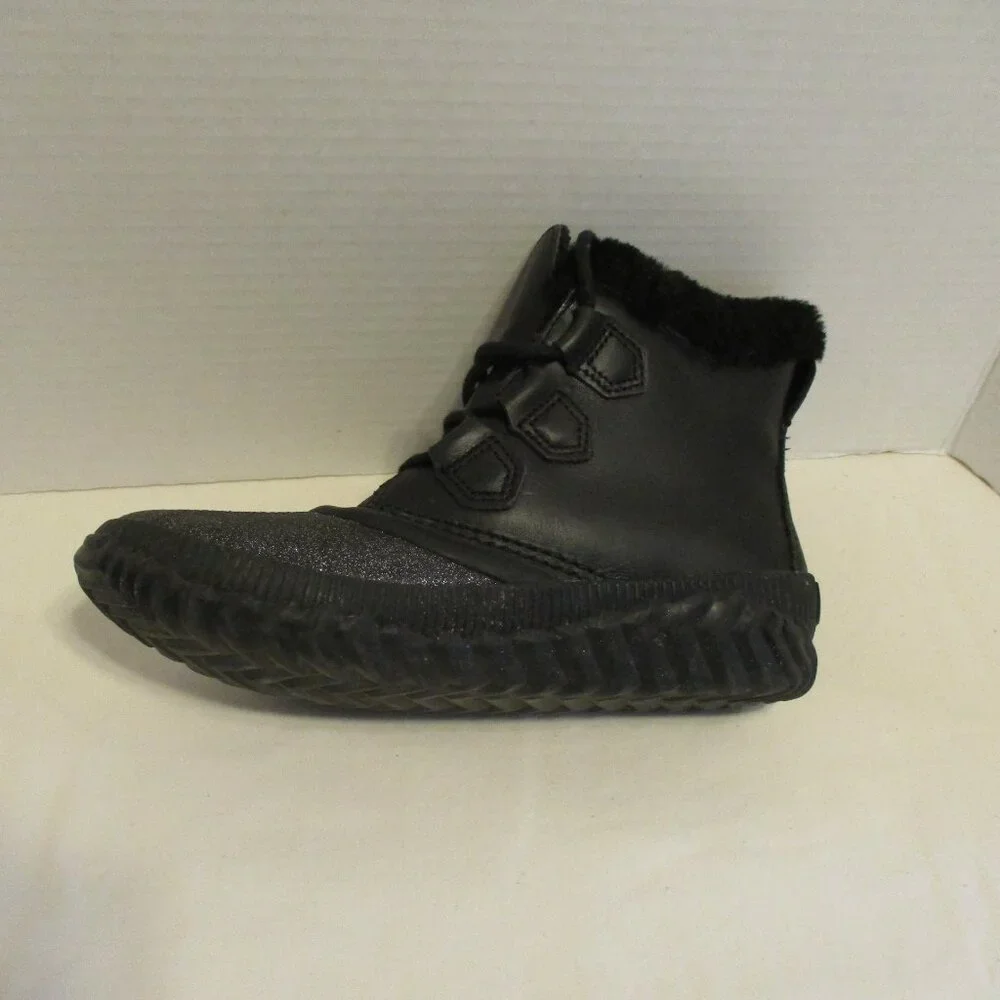 Sorel Shoes Woman Size 6.5 Black Faux Fur Lining Waterproof Outdoors Boots